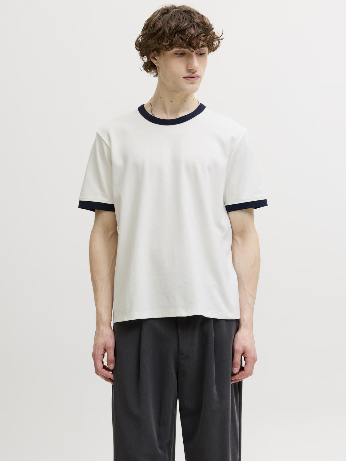 model_shot-front